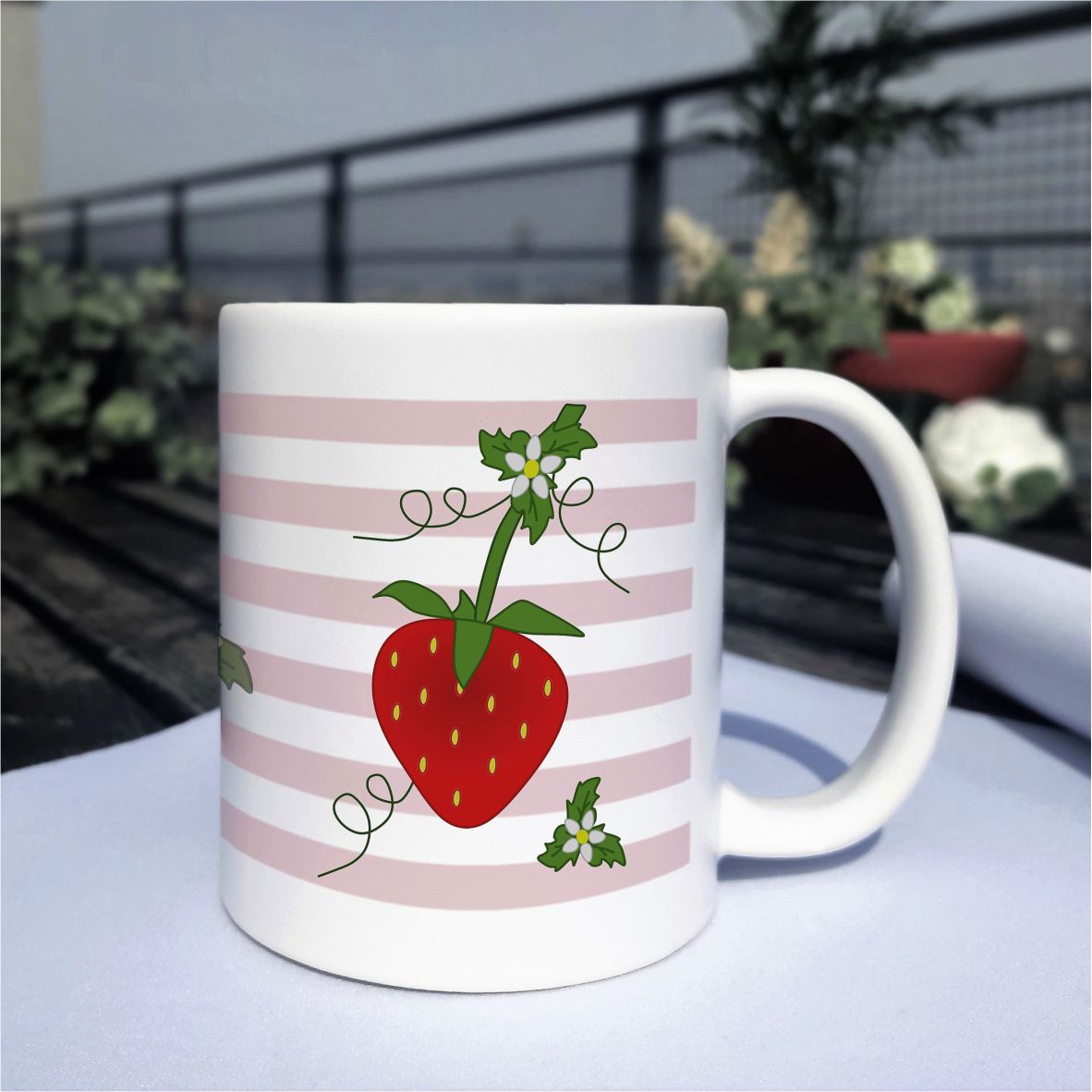 Keramik Tasse satin "Erdbeere"