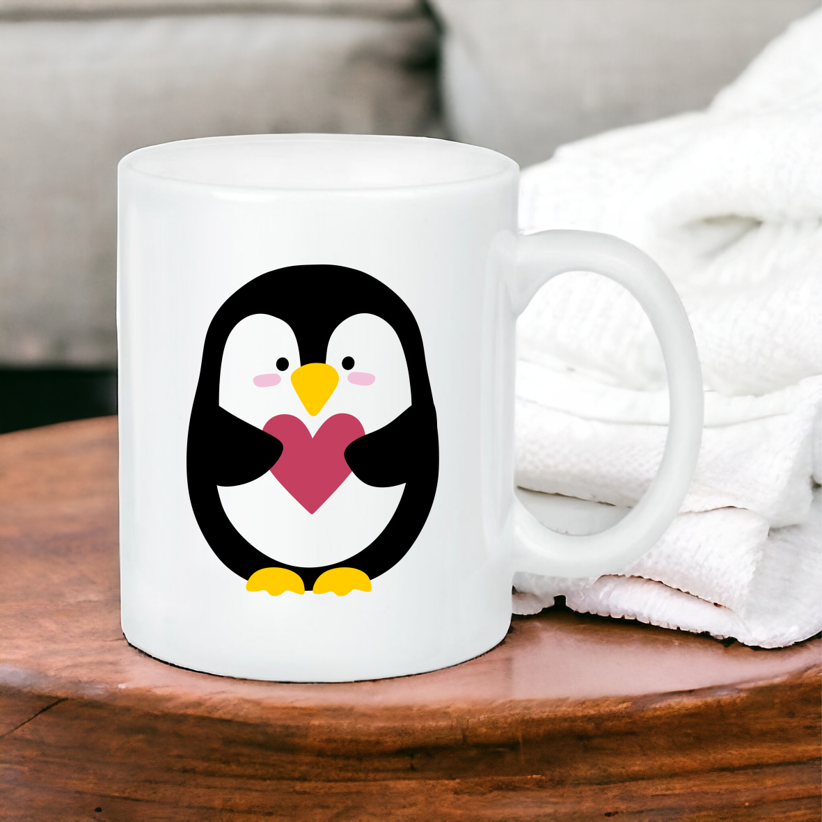 Keramik Tasse glänzend "Die Welt ist schön, weil du drauf bist-Pinguin"