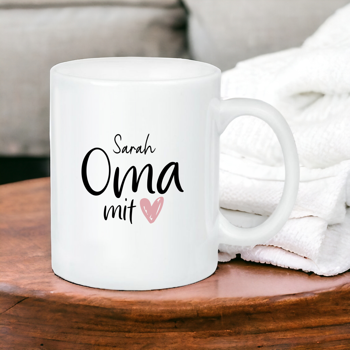 Keramik Tasse glänzend "Oma mit Herz" mit Wunschnamen