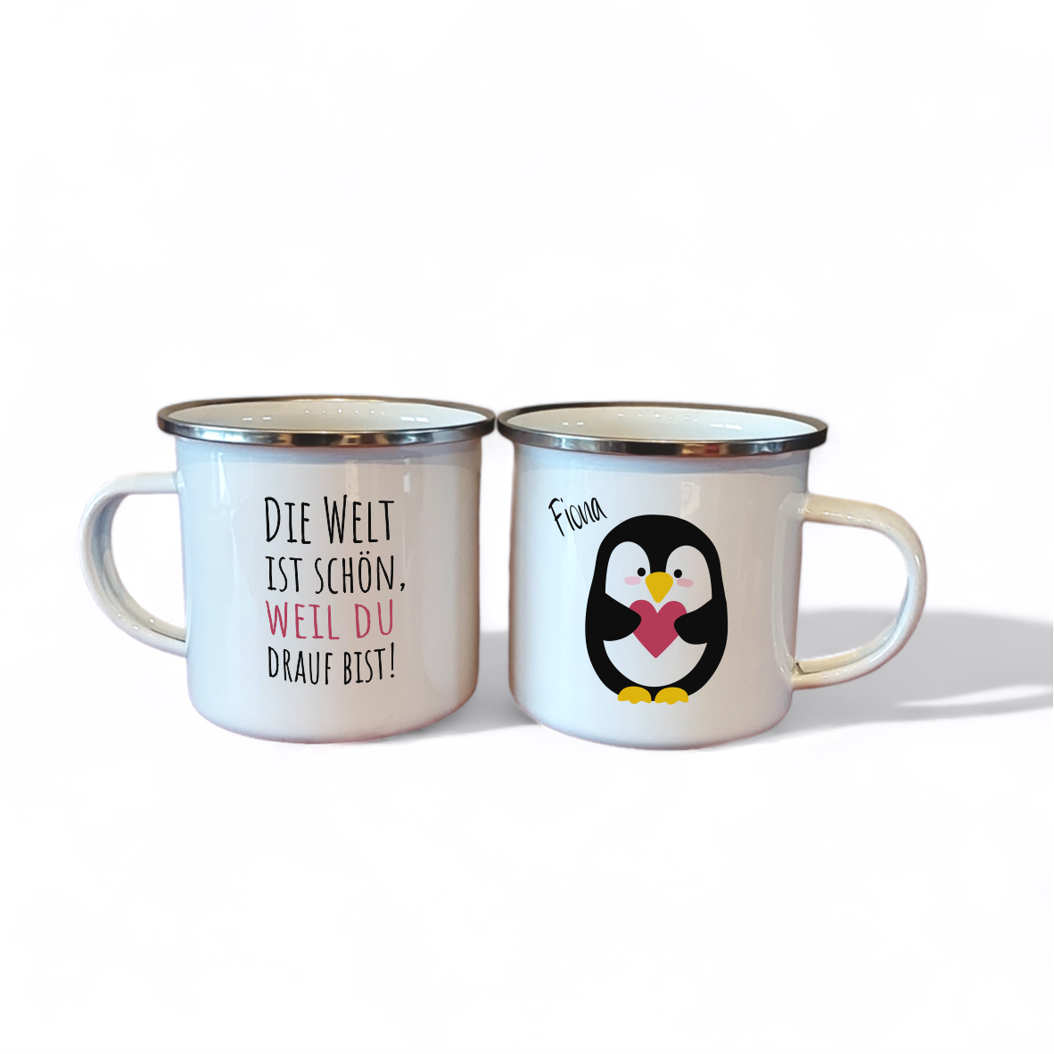 Emaille Tasse Pinguin "Die Welt ist schön, weil du drauf bist!" mit Wunschnamen