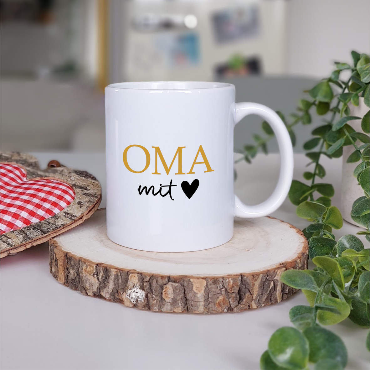 Keramik Tasse glänzend "Oma mit Herz"
