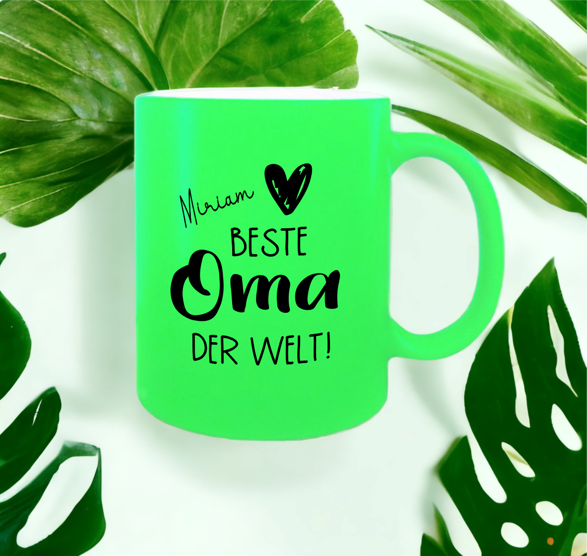 NEON Tasse "Beste Oma der Welt", grün mit Wunschnamen